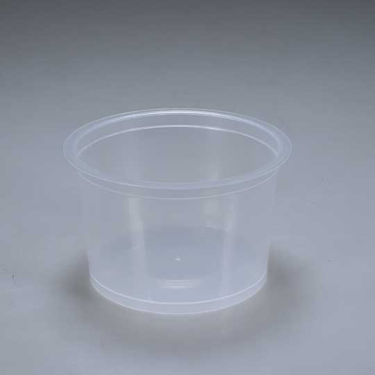 clear plastic drinking cups